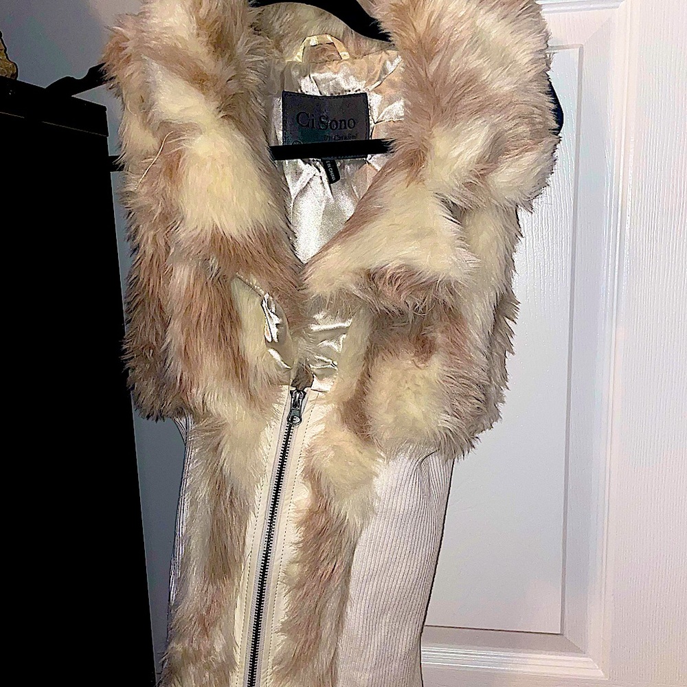 Fur vest white and tan